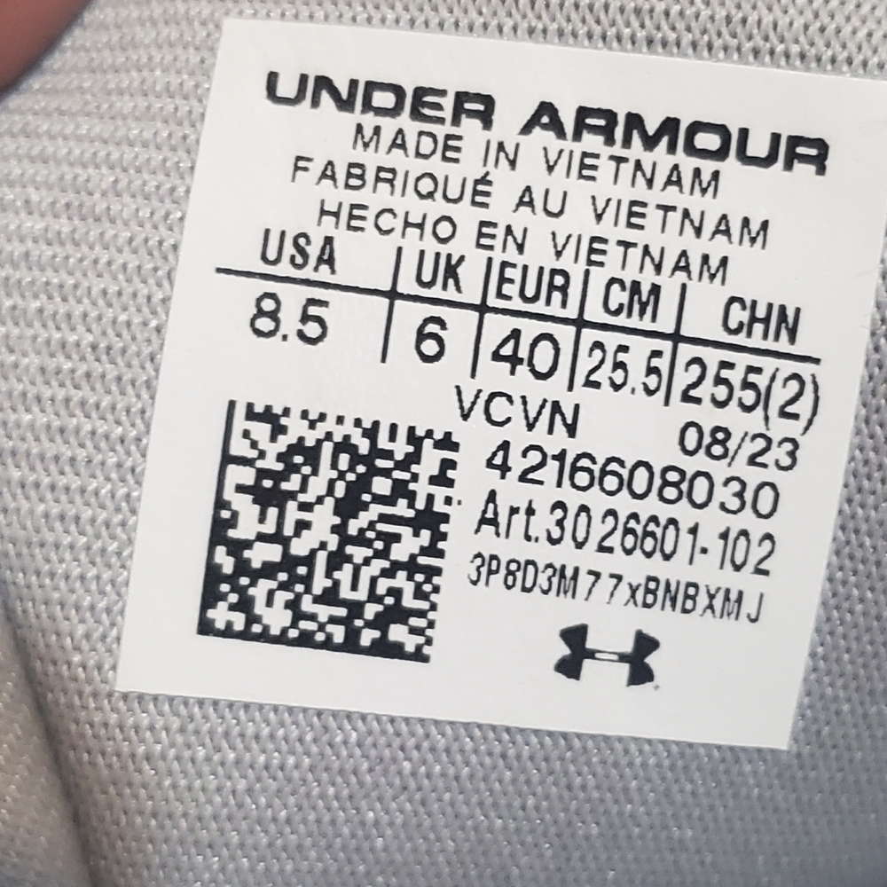 Women's Under Armour Glyde 2 MT Grey/Metallic Silver Softball Cleats Sz 8.5 NWOT - Picture 2 of 7